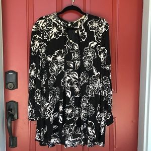 Free People Black Floral Swing Top - Small